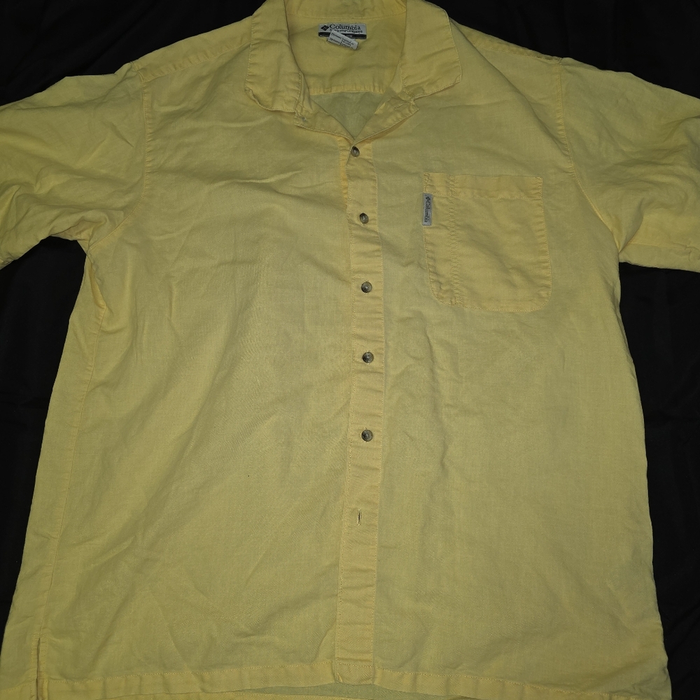 Columbia Yellow Short-Sleeve Button-Down Shirt